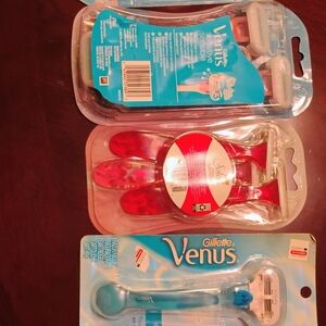 Gillette Venus and Silky Touch Razors Set
